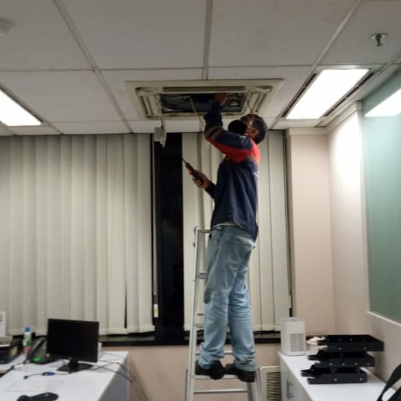 Overhaul Cleanning AC