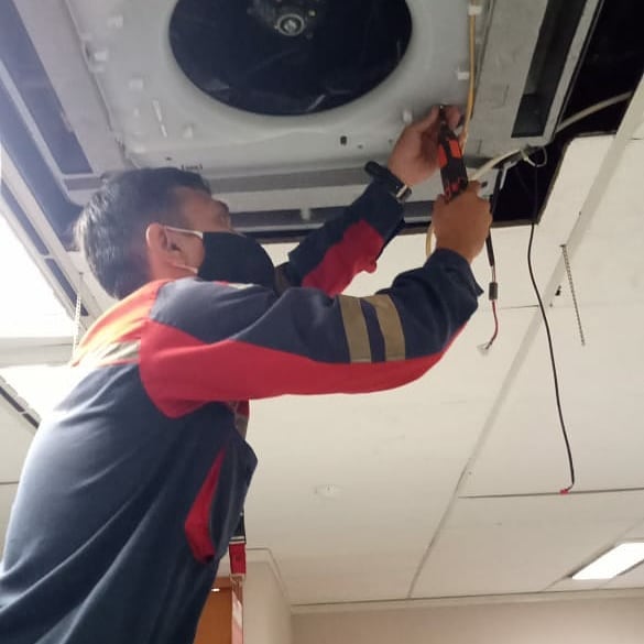 Service AC Bocor Freon